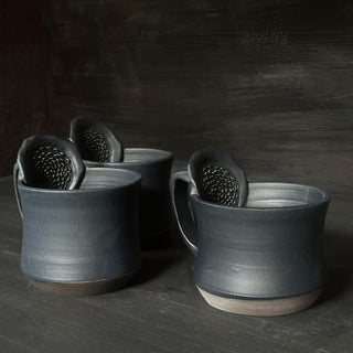 Ingwer Tasse Neumond schwarz | black clay