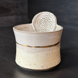 Ingwer Tasse Creme mit Spots & Echtgold Veredelung | black clay