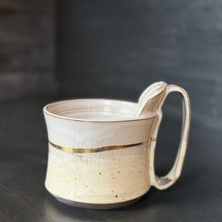 Ingwer Tasse Creme mit Spots & Echtgold Veredelung | black clay