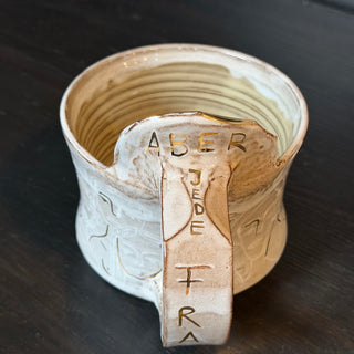 Ingwer Tasse Unikat  #5/1 "Aber jede Frau" mit Echtgold Veredelung | black clay