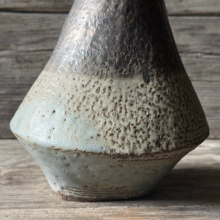Vase in Jade Gold